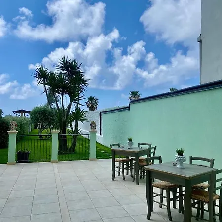 Alojamento de Acomodação e Pequeno-almoço Al 136 Capo dʼOrlando